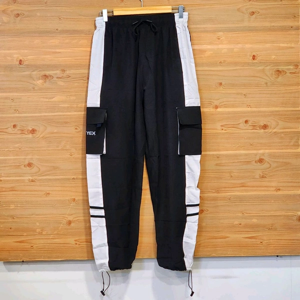 Skiyex Trending cargo pants are a versatile and practical choice for casual wear. - L