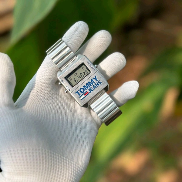 T0mmy Premium Quality Digital Watch With High Quality Strap Best finishing Body & Case - Silver