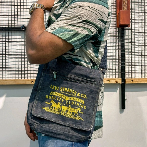 Top Quality Vintage Arts Bag | Ultra Sporty Messenger Sling Bag For Multipurpose Use