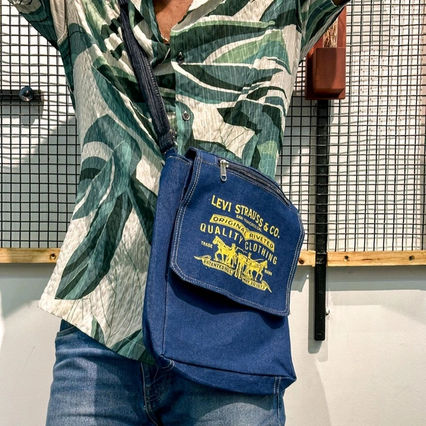 Top Quality Vintage Arts Bag | Ultra Sporty Messenger Sling Bag For Multipurpose Use