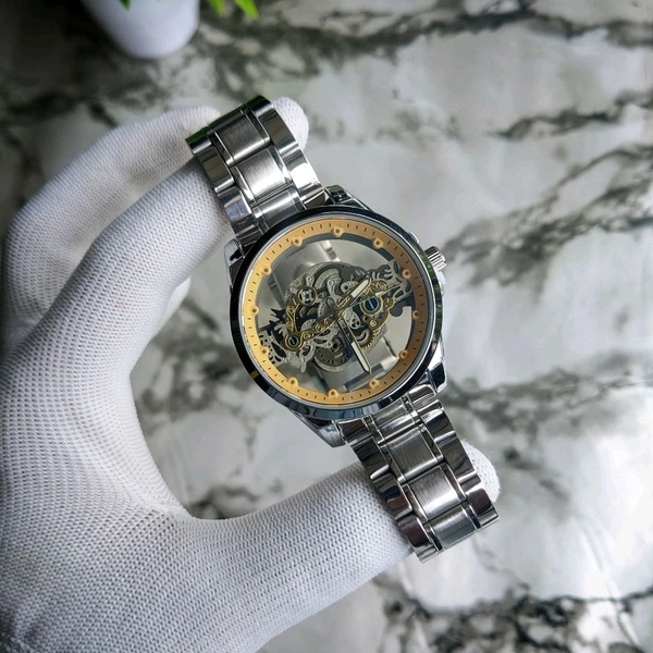 Transparent Body Analog Quartz Moment Watch With High Quality Strap Best finishing Body & Case - Silver