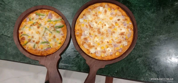 GOLDEN CORN PIZZA 