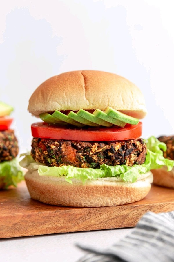VEG SURPRISE BURGER 