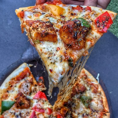 INDIAN STYLE DESI PIZZA