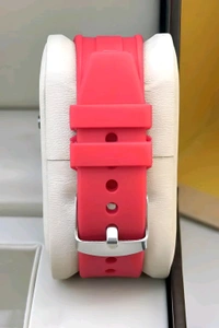 Bolang Luxe Rose Chronograph Watch!!
~ Elevate your style with the Bolang Luxe Rose Chronograph, a perfect blend of elegance and functionality. Featuring a rose gold-tone bezel adorned with sparkling crystals and a vibrant red silicone strap, this watch is designed for those who appreciate bold sophistication.  - Red