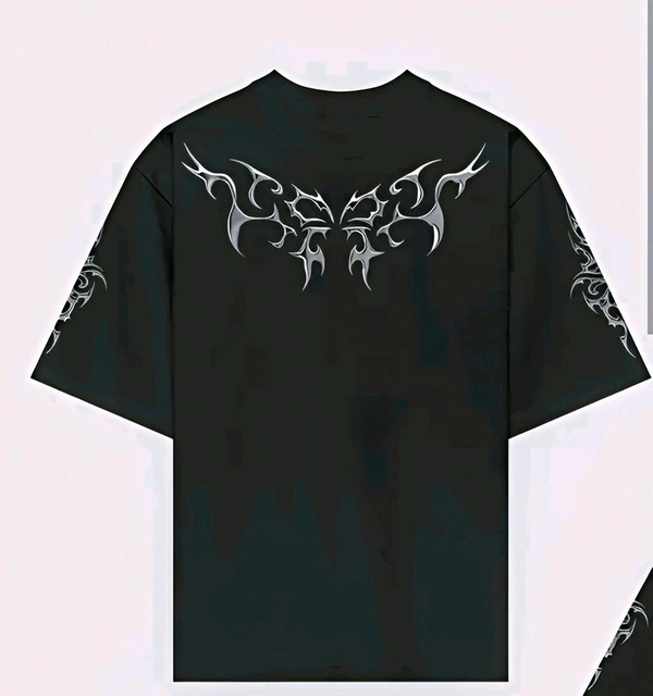 Obsidian Fang Tee.
Elevate your streetwear game with the Obsidian Fang Tee—a bold black oversized shirt featuring intricate metallic tribal artwork across the back and sleeves. Designed for those who walk the edge of rebellion and style, this piece blends modern gothic energy with a sharp, futuristic aesthetic. Perfect for statement-making outfits and versatile layering. - Black, XXL