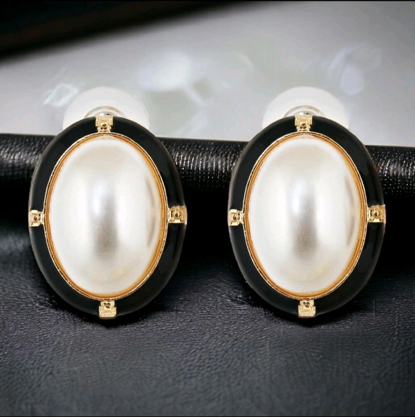Designer Black Color 18k Gold Plated Pearl Stud Tops Earring