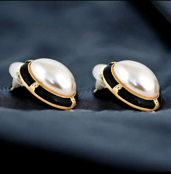 Designer Black Color 18k Gold Plated Pearl Stud Tops Earring