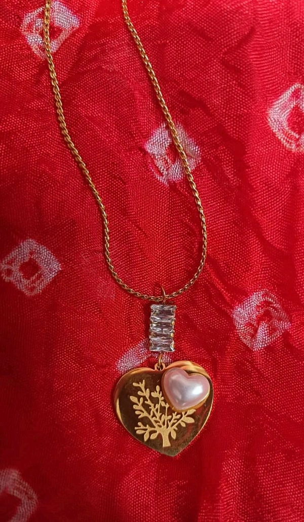 Anti Tarnish Heart Shaped Pearl And Diamond Gold Plated Pandal Set
 - Gold
