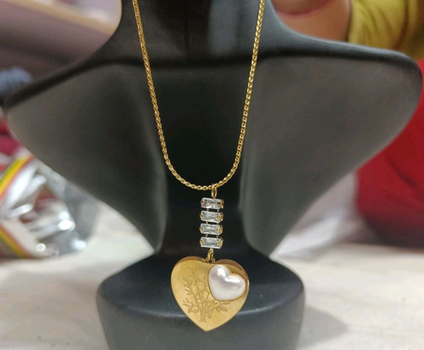 Anti Tarnish Heart Shaped Pearl And Diamond Gold Plated Pandal Set
 - Gold