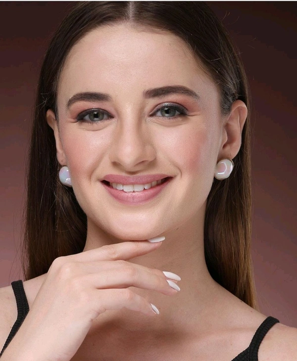 Elegant premium New fashion Bohemian big pearl studs earring
