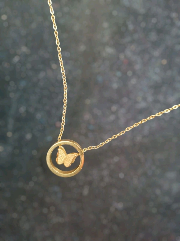 Pretty Butterfly Pendal Necklace - Gold