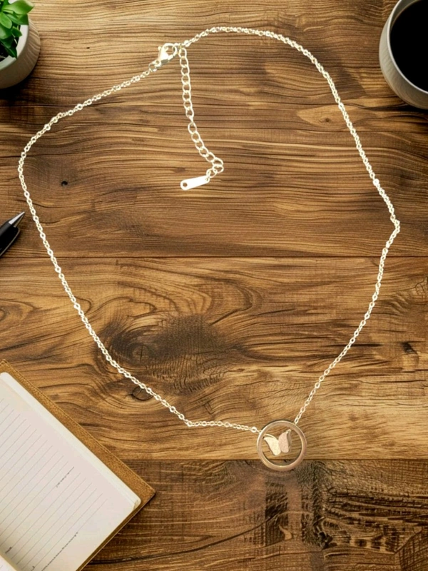 Pretty Butterfly Pendal Necklace - Gold