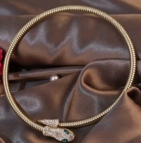 Elegant Snack Hasli Nacklace - Gold