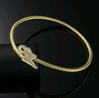 Elegant Snack Hasli Nacklace - Gold