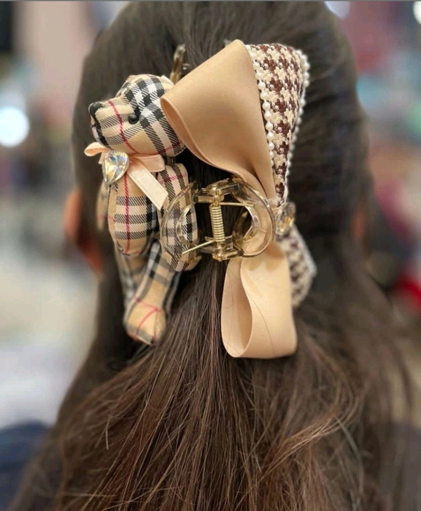 Beautiful Teddy Bear And Bow Hair Clip