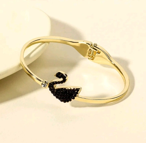 Elegant Stainless Steel Openable Crystal Black Swan Designs Bracelet - Gold