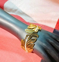 Elegance Anti Tarnish Trendy Inlaid Rhinestone Leaves Kada Bracelet - Gold