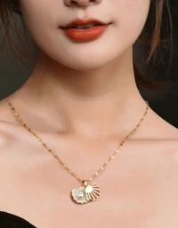 Anti Tarnish Golden Seashell Pearl Embellished Pendant