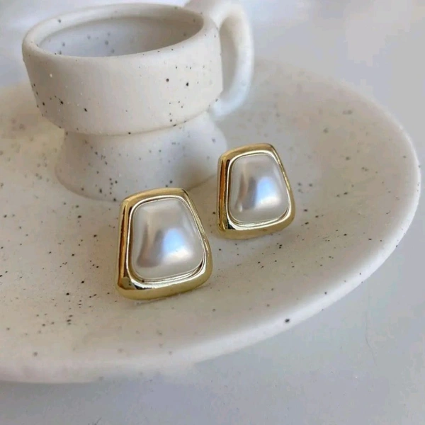 Geometric Square Pearl Earrings Studs
