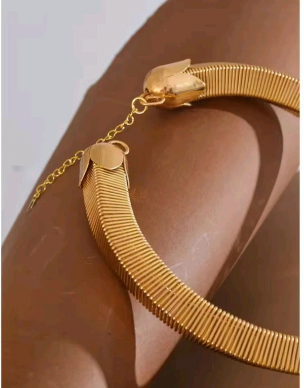Elegant Gold Plated Thick Chain & Hasli Statement Nacklace - Gold