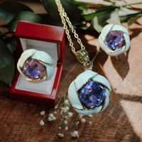 Amethyst Natural Crystal Gemstone Pendant/Locket With Studs