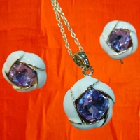 Amethyst Natural Crystal Gemstone Pendant/Locket With Studs