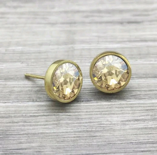 Classic Gold Round Diamond Stud - Gold