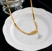 The Gold Leaf Pendant With Stone 