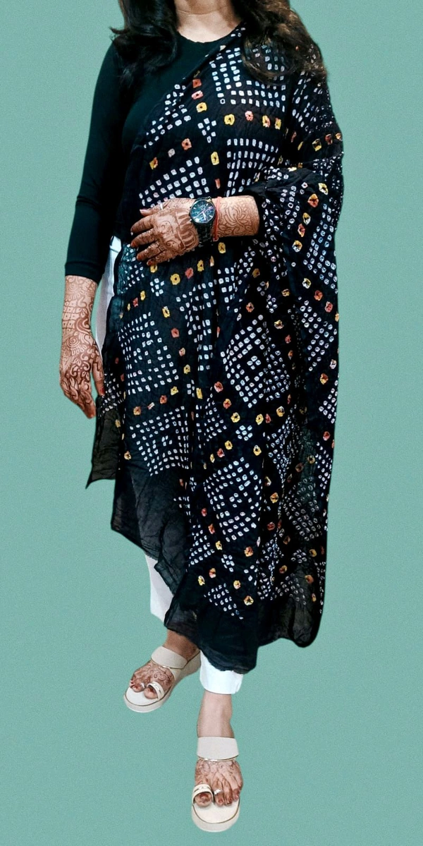 Beautiful Hand Made Tie And Dye Handloom Pure Cotton Bandhani Dupatta  - Black, 2.20