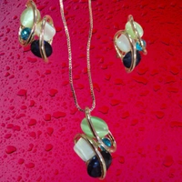 Statement Premium Quality Glass Pendal Set