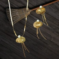 Amti Tarnish Gold Plated Double Layer Half Flower Pearl Neckace  