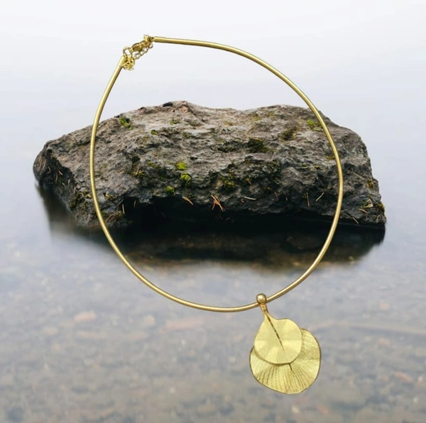 Anti Tarnish Gold Plated Leaf Design Necklace/Hasli