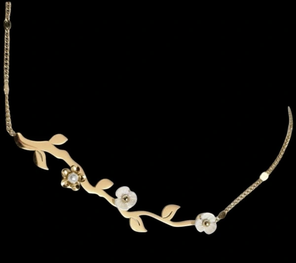 Flower & Leaf Design Golden Necklace 