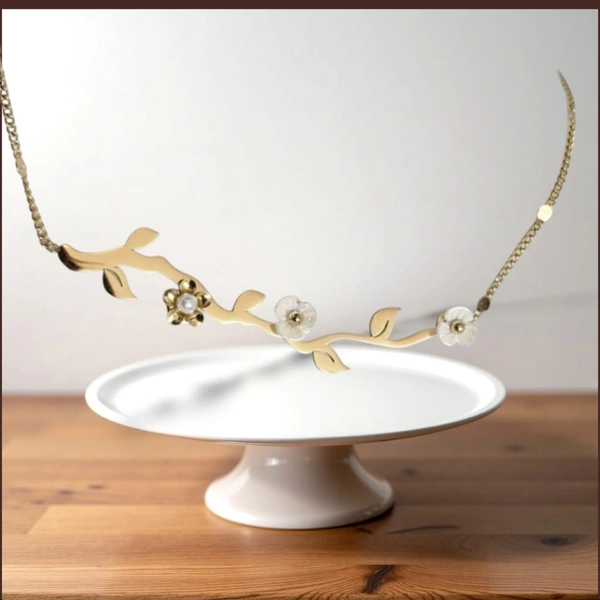 Flower & Leaf Design Golden Necklace 