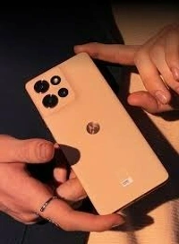 MOTOROLA Edge 50 (Peach Fuzz, 256 GB)  (8 GB RAM)