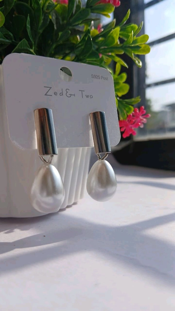 Classy Earing