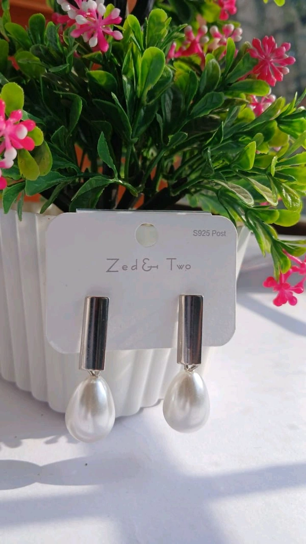 Classy Earing