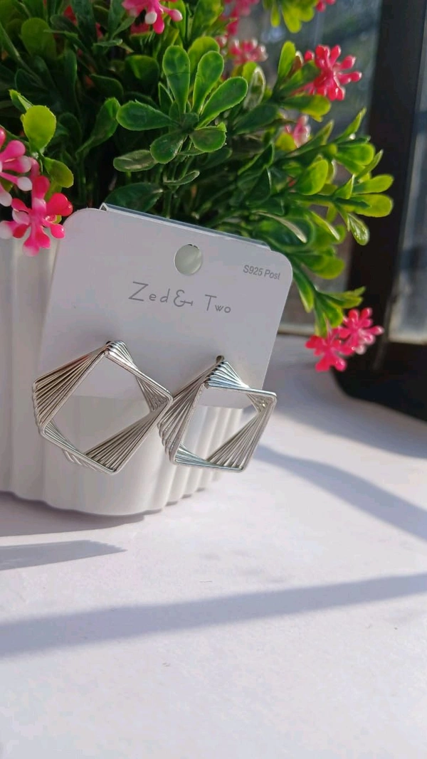 Triangle Earrings Silver 