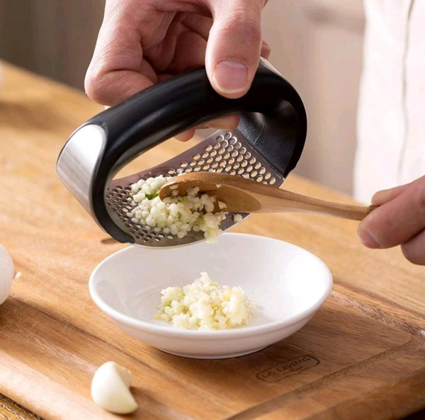 Garlic Crusher For Kitchen Use | Ginger Garlic Crusher – 2-In-1 Garlic Press, Mincer, Chopper & Pealer | BAAAN Mini Hand Press Garlic Peeler, Cutter & Smasher