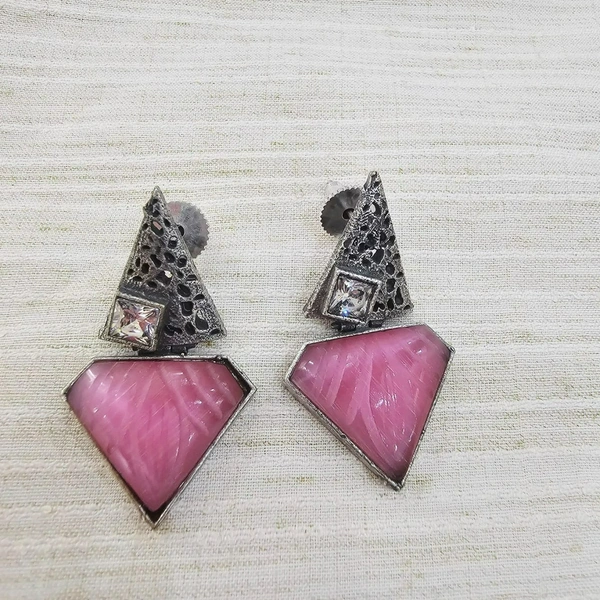 GlimSilk Pentagon Grace Carved Earrings - Pink