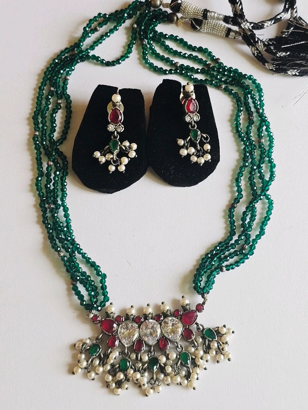 GlimSilk Emerald Majesty Necklace - Parsley