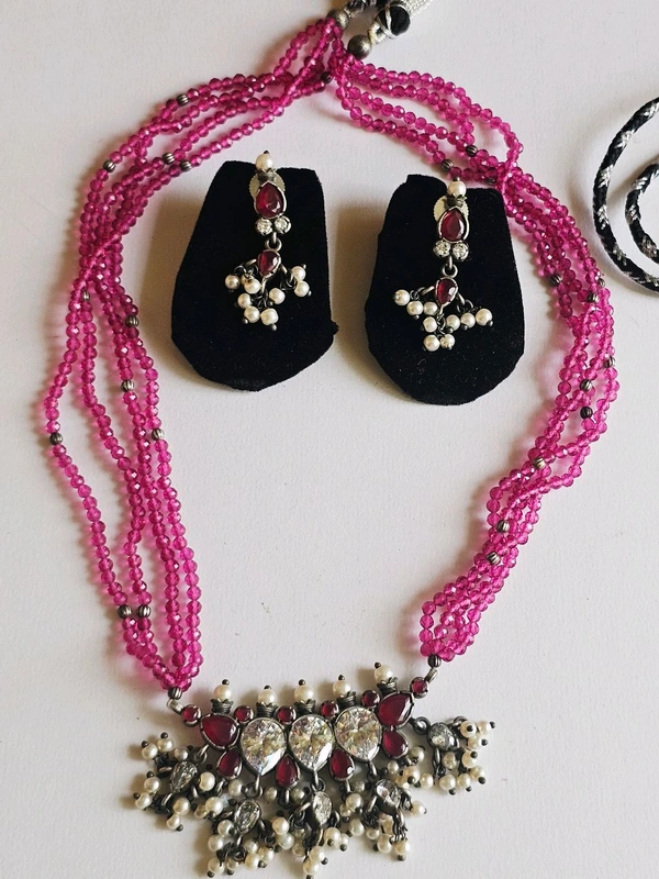 GlimSilk Emerald Majesty Necklace - Chestnut Rose