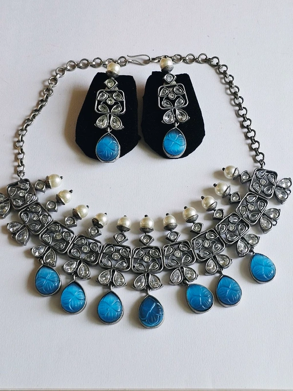 Regal Teardrop Splendor Necklace (N-0008B)