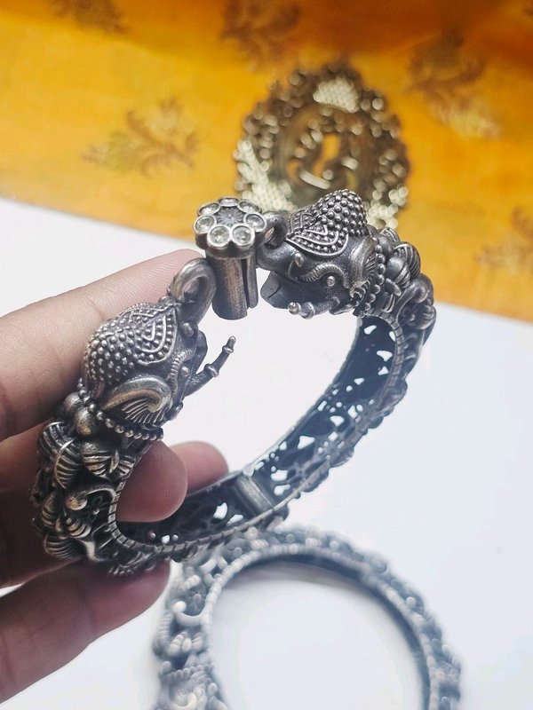 GlimSilk Regal Silver Grace Bangel ( B-0002) - Silver
