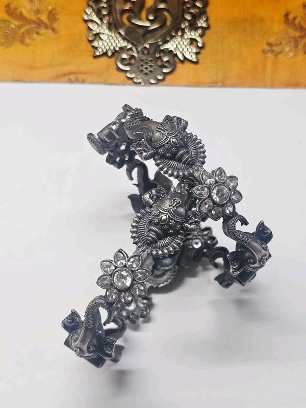GlimSilk Ornate Heritage Bangle (B-0004) - Silver