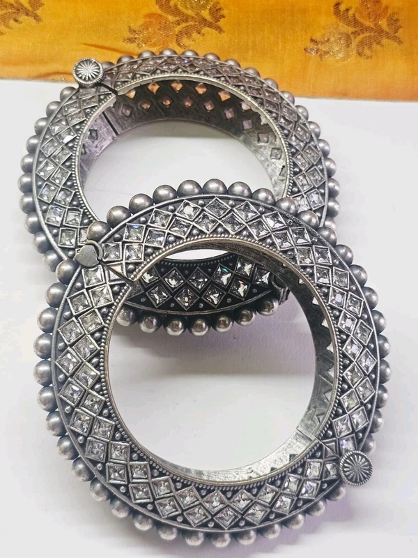 GlimSilk  Regal Filigree Grace Bangel (B-0009) - Silver
