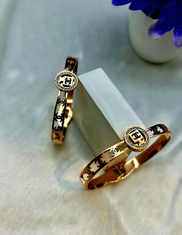 GlimSilk 🌟 Emblem Chic Kada - Free, rosegold