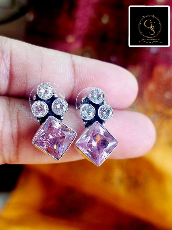 GlimSilk Trielle Radiance Studs - Free, White
