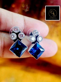 GlimSilk Trielle Radiance Studs - Free, White